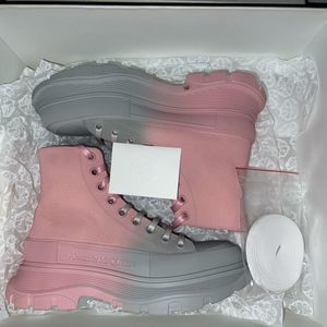 Alexander McQueen Tread High Top
Two Tone Pink 37 1/2